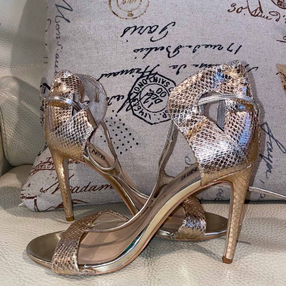 Mix No. 6 Gold heels Size 7.5 - worn once